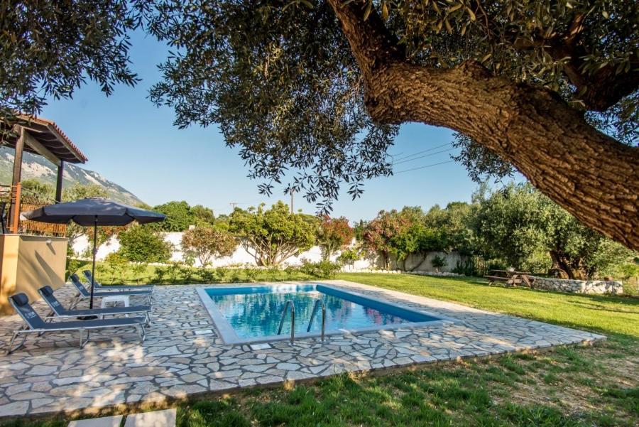 Villa Irida Afrato Exterior photo
